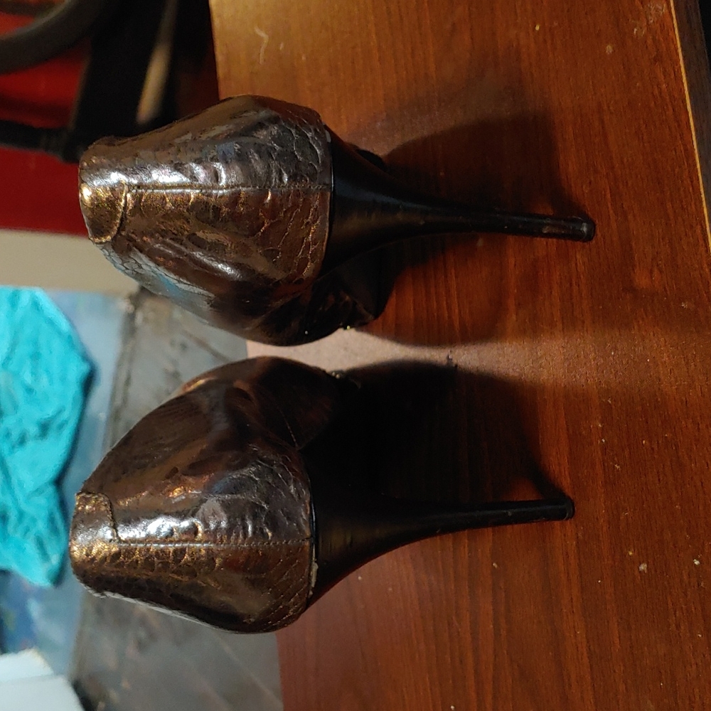 Heels - Picture 3 of 4